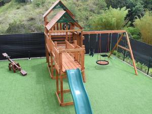 Apartamento con piscina y espacio de trabajo