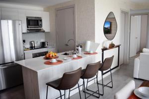 Apartamento con piscina y espacio de trabajo