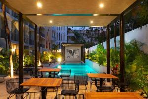 Modern 2BR First Floor Condo with Pool Access La Veleta