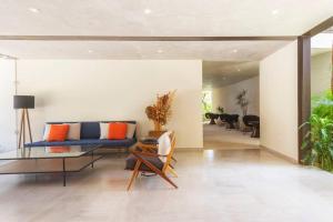 Modern 2BR First Floor Condo with Pool Access La Veleta