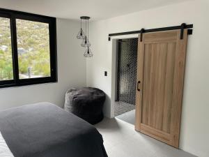 The Unbound - Escape the Ordinary