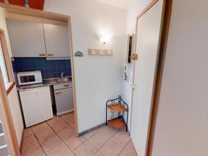 Studio avec Terrasse, Piscine, Proche Plages et Commodités - FR-1-196-355
