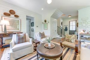 Stunning Cashiers Cottage Rental with Screened Porch