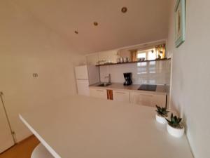 Apartments Ana Žaborić, 50 m od šljunčane plaže