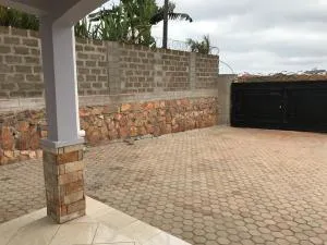 Jelisut Home - Lugala