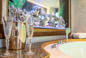 Jacuzzi Exotica Apartment