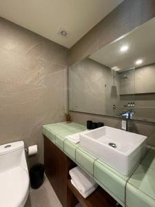 Pool View Loft Steps From The Ocean in Punta Cocos - C101