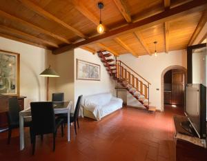 Villa immersa nel verde