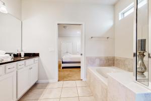 Grand Retreat - Windsor at Westside