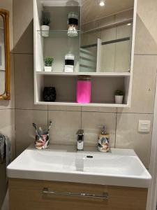 Appartements Charmant T2 a Fresnes, proche RER B, 4 pers : photos des chambres