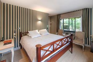 Hotels Du Cote Des Olivades : photos des chambres