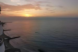 Exclusivo apartamento frente al mar