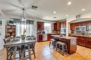 4 Mi to San Tan Valley Family-Friendly Getaway - Magma