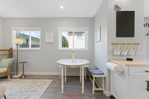 The Garden Retreat in Welland, On - 1BR,Free Parking and Workspace