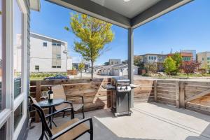 Elegant Oasis - Fireplaces, King Beds, Mtn Views! - 4hvězdičkové hotely ve městě Fort Collins