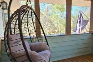 The Hideaway - Centrally located between Crystal River & Inverness