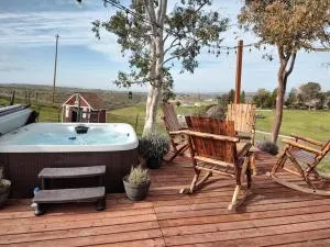 Vineyard & Valley View Cottage-Hot Tub, Wine Fridg - 坦普尔顿
