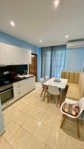 Sea Breeze Apartment