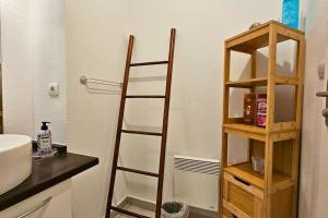 Appartements L-evasion Carcassonnais avec Terrasse 2 places de Parking privee : photos des chambres