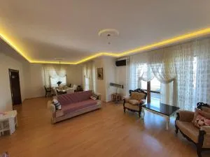 Villa Albayrak; Trabzon'da 4+1 Şık Villa - 阿克恰阿巴德