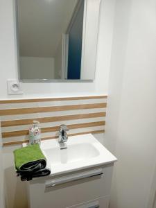 Maisons de vacances Maison au calme a l'interieur du golf de Ploemel, entre terre et mer, 2 chambres, 10 min des plages : photos des chambres