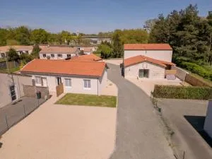 Ensemble de 5 gîtes 26 personnes - 莱伊