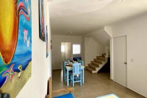 Preciosa casa nueva con 3 recámaras y 3 baños a 7 min del Tren Maya