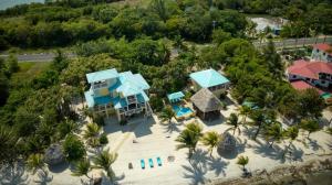 Lucky Duck Villa - Private Beach Escape