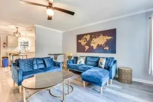 7 Mi to Downtown Atlanta Home with Yard - Conley