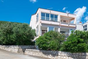 Apartments with parking space Ravni, Labin - 12891