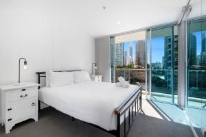 Artique 3 Bedroom Apartment Close To The Beach - CoastHM