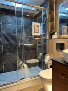 Top Floor of the building, spectacular views!