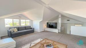 Ebbtide at Caves - 500 m to beach