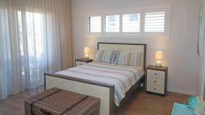 The Sands views over Caves Beach