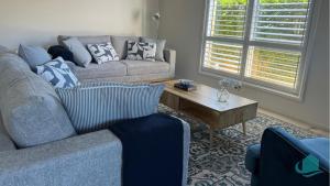 Wave Song - minutes to the shore