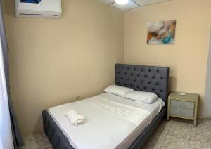 Moderno, grande, amplia vista, parqueo