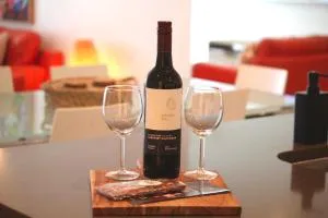 Breeze Beachfront Apartment - Island Beach