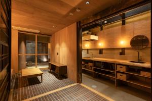 京都 Machiya Hotel YANAGI 4つ星 宿泊施設 ロビー