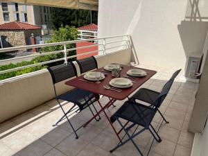 Modern Condo w Terrace 250m from Beach & Pool