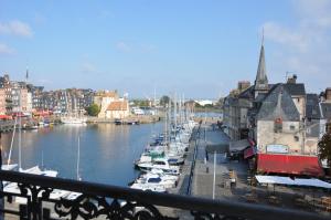 Maisons d'hotes La Poupardoise : Chambre Double 2 - Vue sur Port