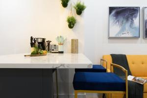 1597-9 Renovated Studio Prime UES WD in unit