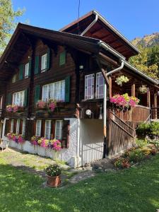 Cosy Traditional Swiss Chalet
