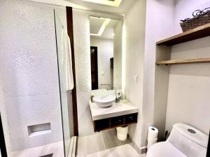 Modern Luxury 2BR 2BA Near Mamitas Beach Club