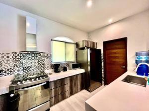 Modern Luxury 2BR 2BA Near Mamitas Beach Club
