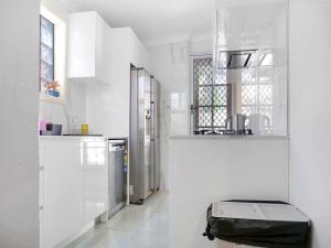 Central 4 BDRM Terrace with Office