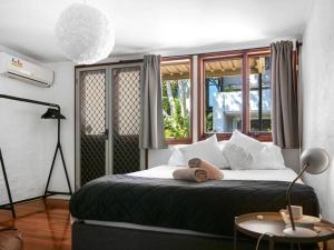 Central 4 BDRM Terrace with Office