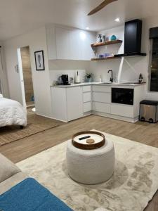 Rainforest Studio with Pool