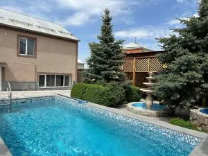 Jrvezh Holiday House - Goghtʼ