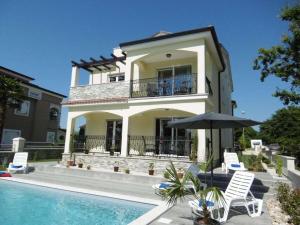 Villa Luka Apartent Gray