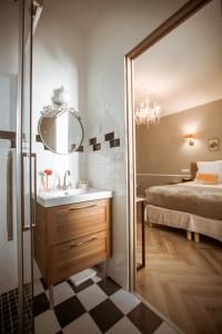 B&B / Chambres d'hotes La Maison Gobert Paris Hotel Particulier : photos des chambres